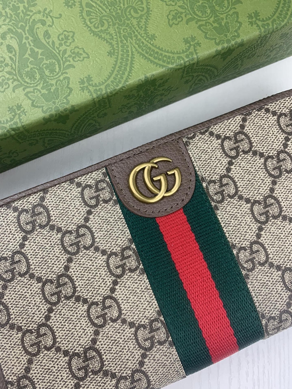 グッチ財布コピー内部構造